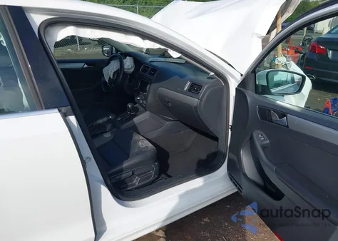 2015 Volkswagen Jetta Se z USA, uszkodzony, nr VIN 3VWD17AJ0FM259122